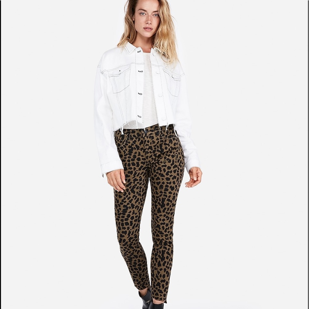 Express NWT 6S Mid Rise Leopard Ankle Jean Legging